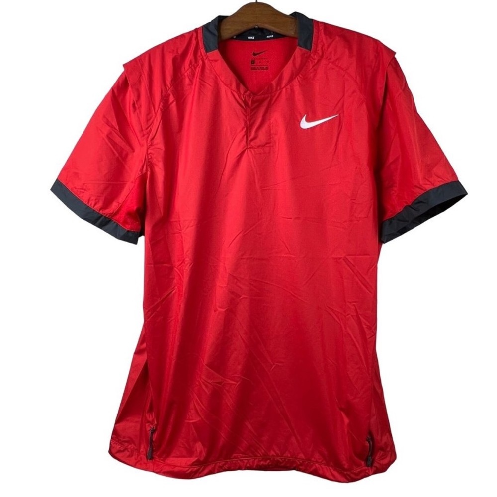 Nike Windshirt - Size M